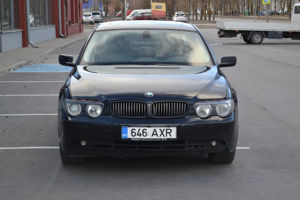 BMW 745 4.4 245 kW 2001