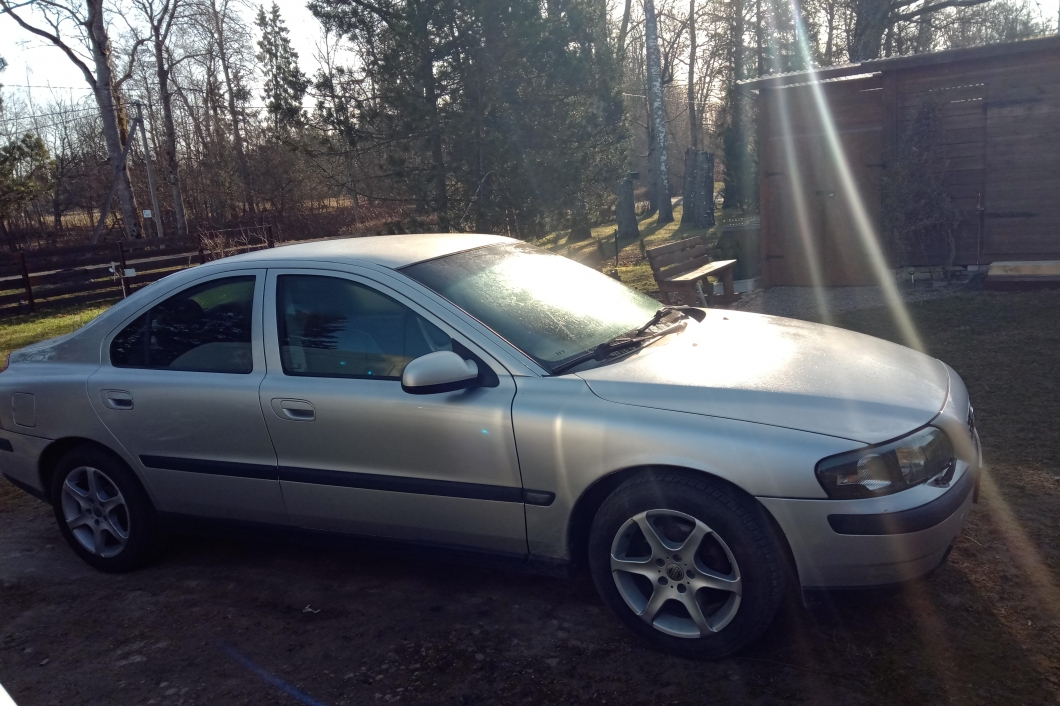 Volvo S60 RS 2.4 103 kW 2001