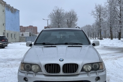 BMW X5 4.4i 4.4 210 kW 2001