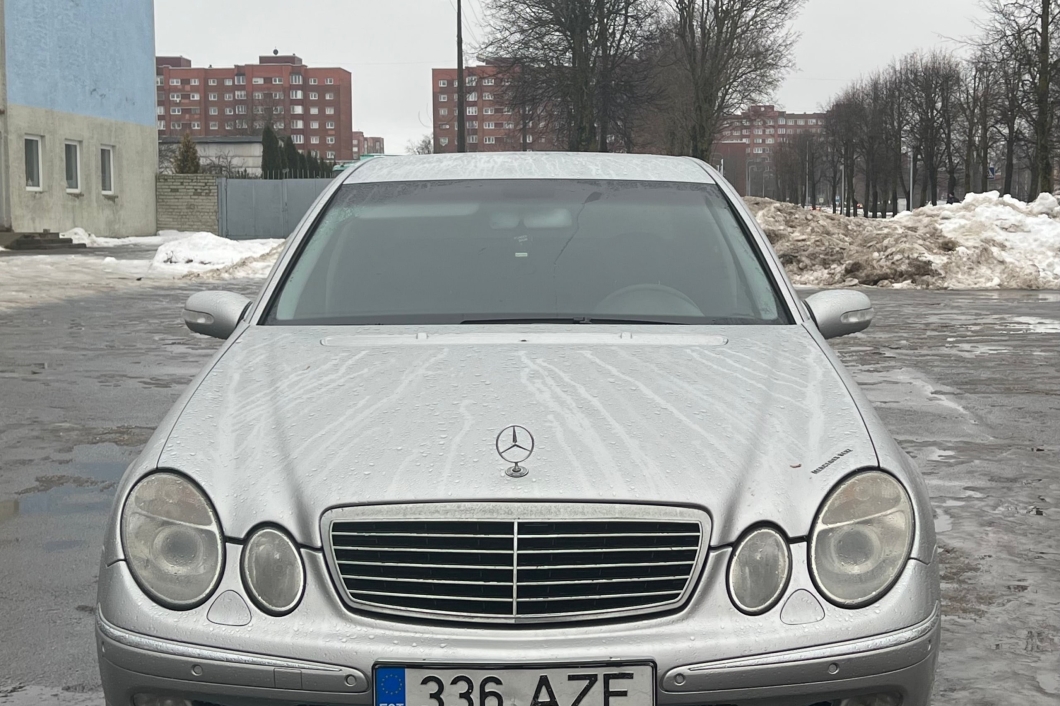 Mercedes E270 2.7 130 kW 2002
