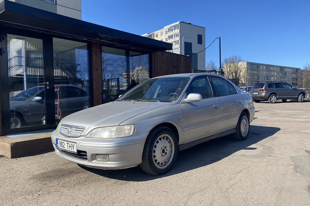 Honda Accord 1.9 100 kW 1999