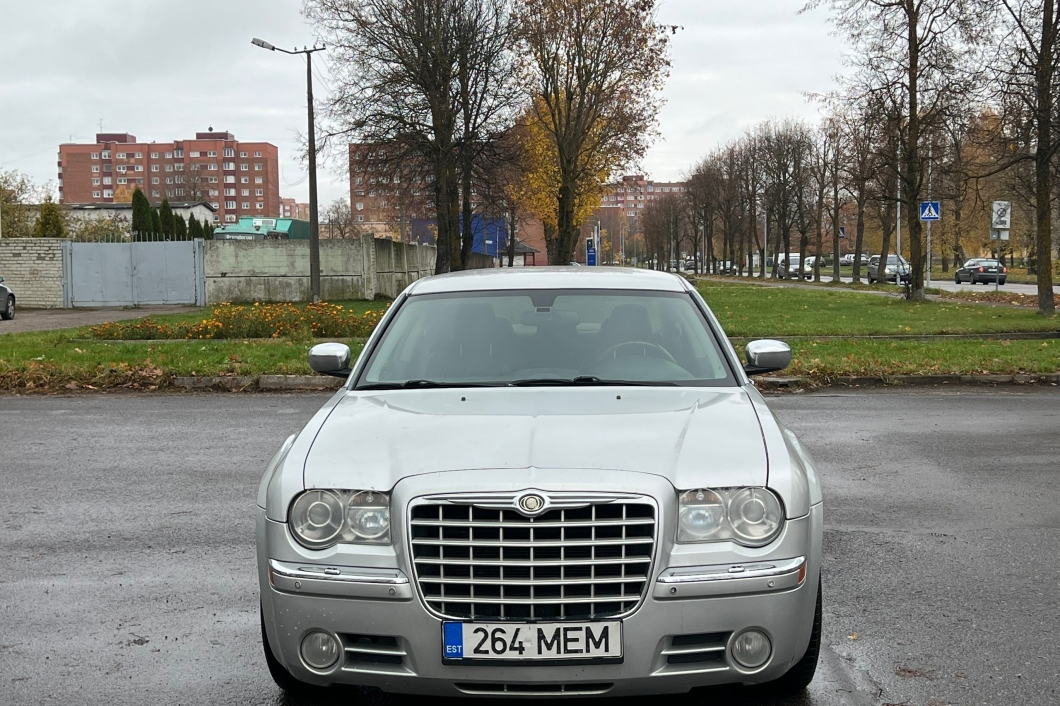 Chrysler 300C 2.7 142 kW 2005