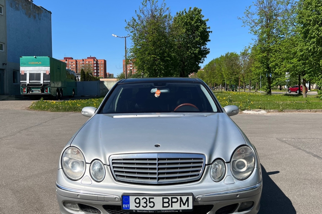 Mercedes E320 3.2 150 kW 2004