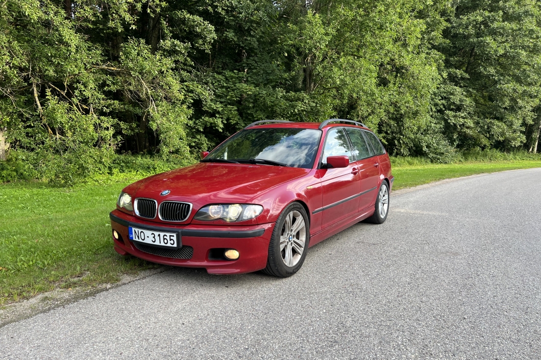 BMW 330 3.0 135 kW 2002