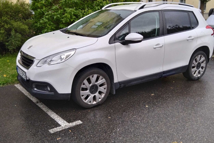Peugeot 2008 1.2 60 kW 2015