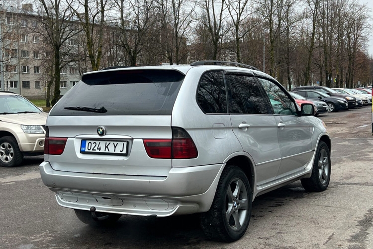 BMW X5 30d 2.9 135 kW 2002