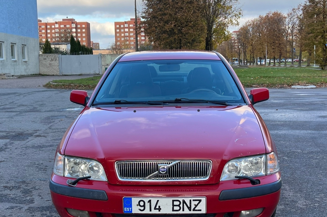Volvo S40 1.9 85 kW 2002