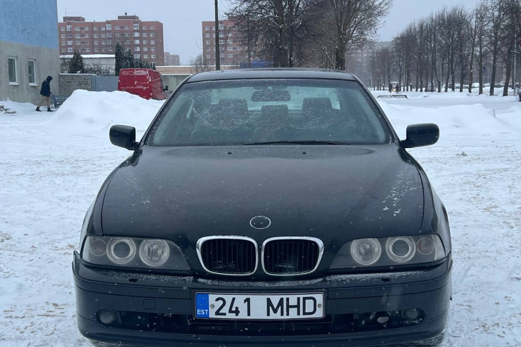 BMW 530 2.9 142 kW 2001
