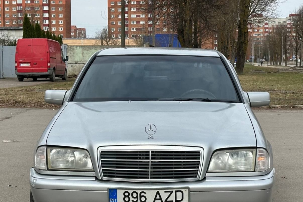 Mercedes C200 2.1 75 kW 2000