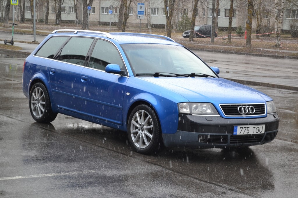 Audi A6 2.5 132 kW 2000