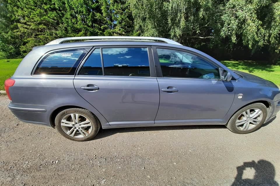 Toyota Avensis D4D 2.0 85 kW 2003