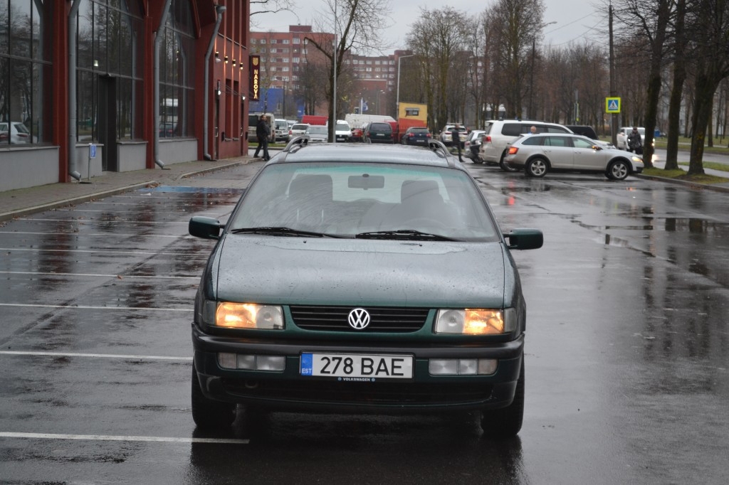 Volkswagen Passat 1.8 66 kW 1996