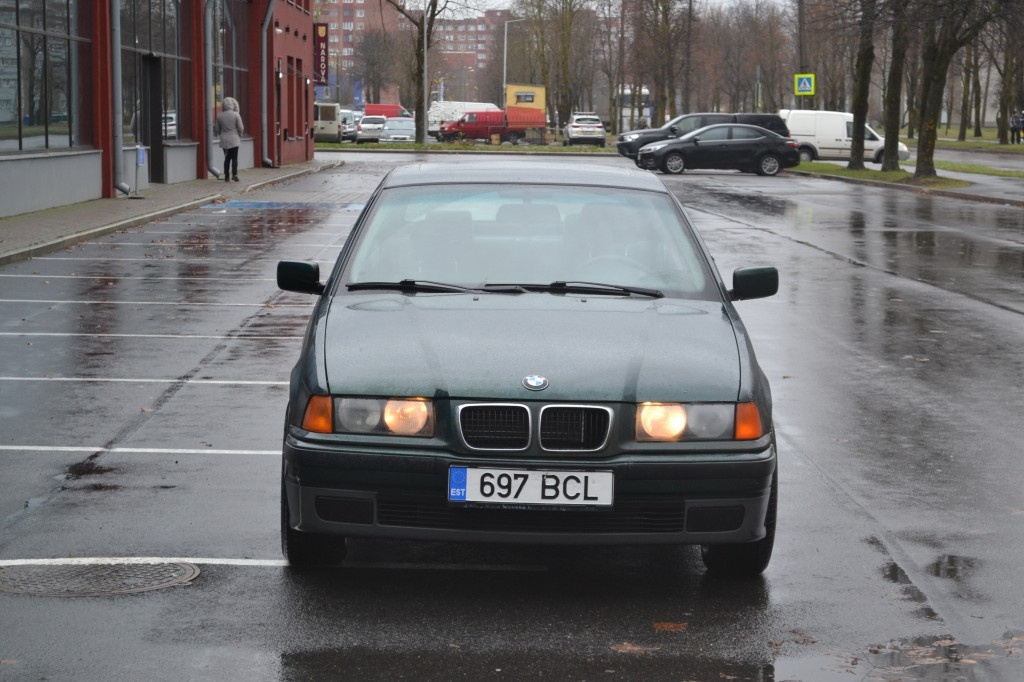 BMW 316 1.9 77 kW 1999