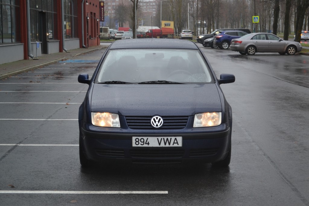 Volkswagen Bora 1.6 74 kW 1999
