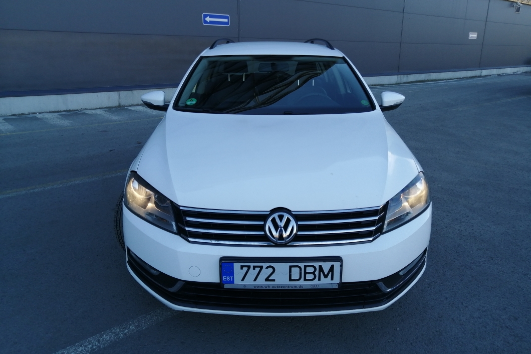 Volkswagen Passat Blueline 2.0 103 kW 2012